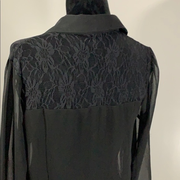 Pretty sheer blouse with lace on top NWOT - Picture 4 of 5